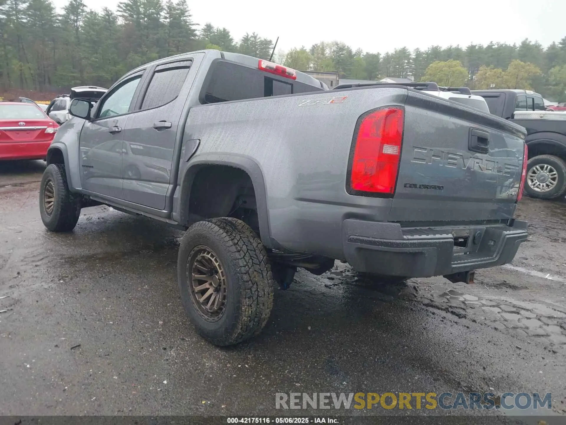 3 Photograph of a damaged car 1GCGTEEN2N1172880 CHEVROLET COLORADO 2022