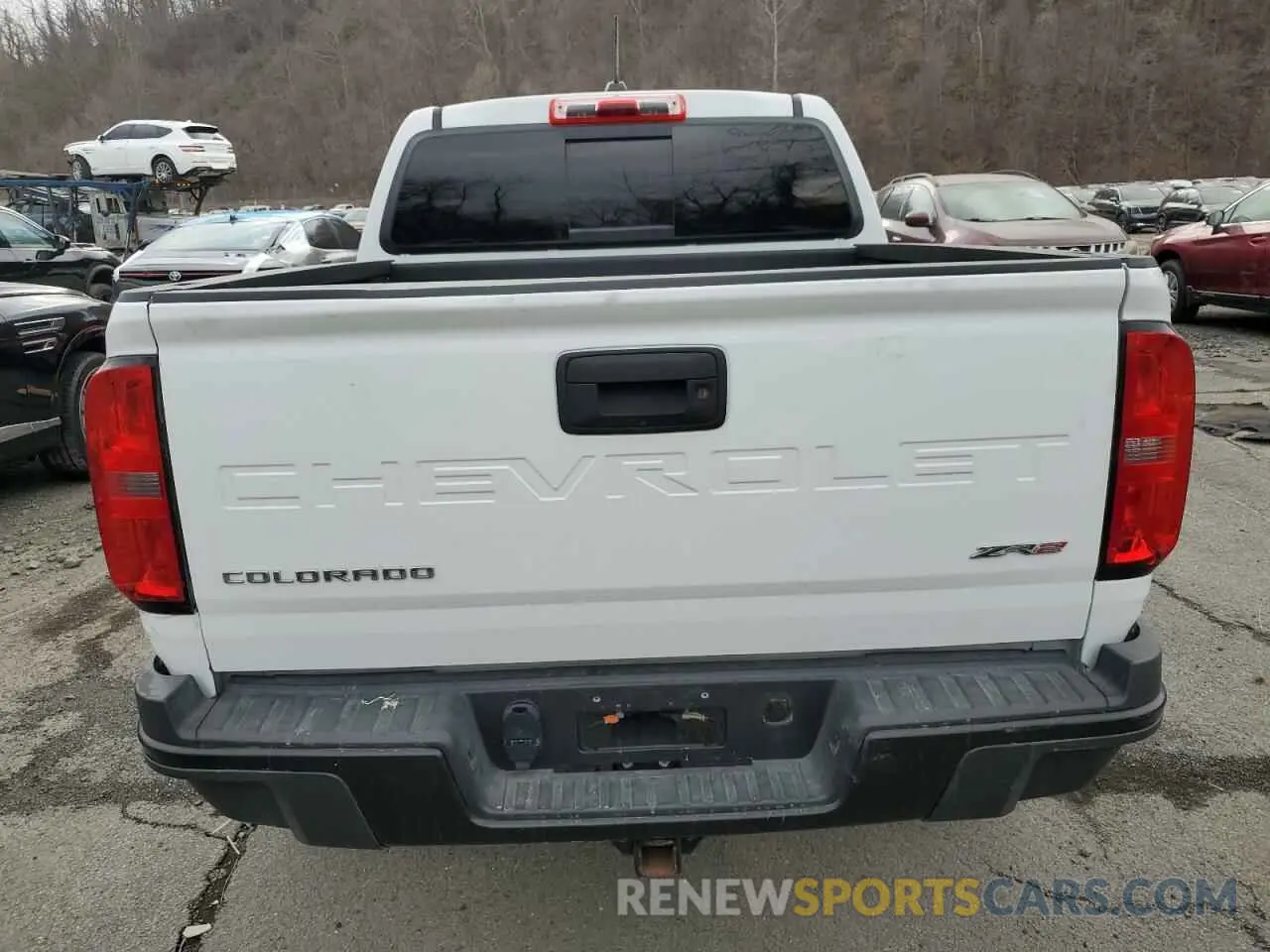 6 Photograph of a damaged car 1GCGTEEN2N1213847 CHEVROLET COLORADO 2022