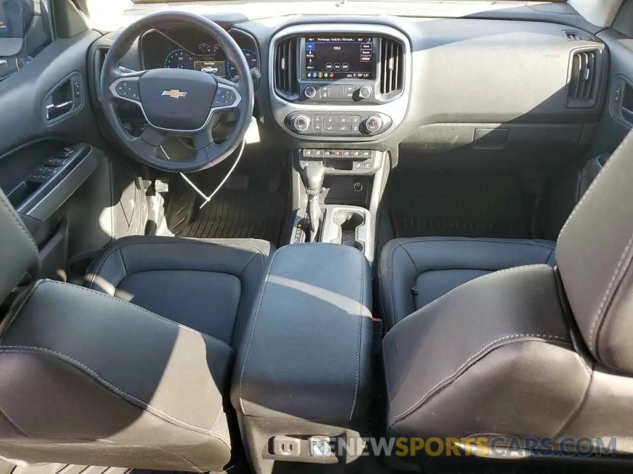 8 Photograph of a damaged car 1GCGTEEN4N1271054 CHEVROLET COLORADO 2022
