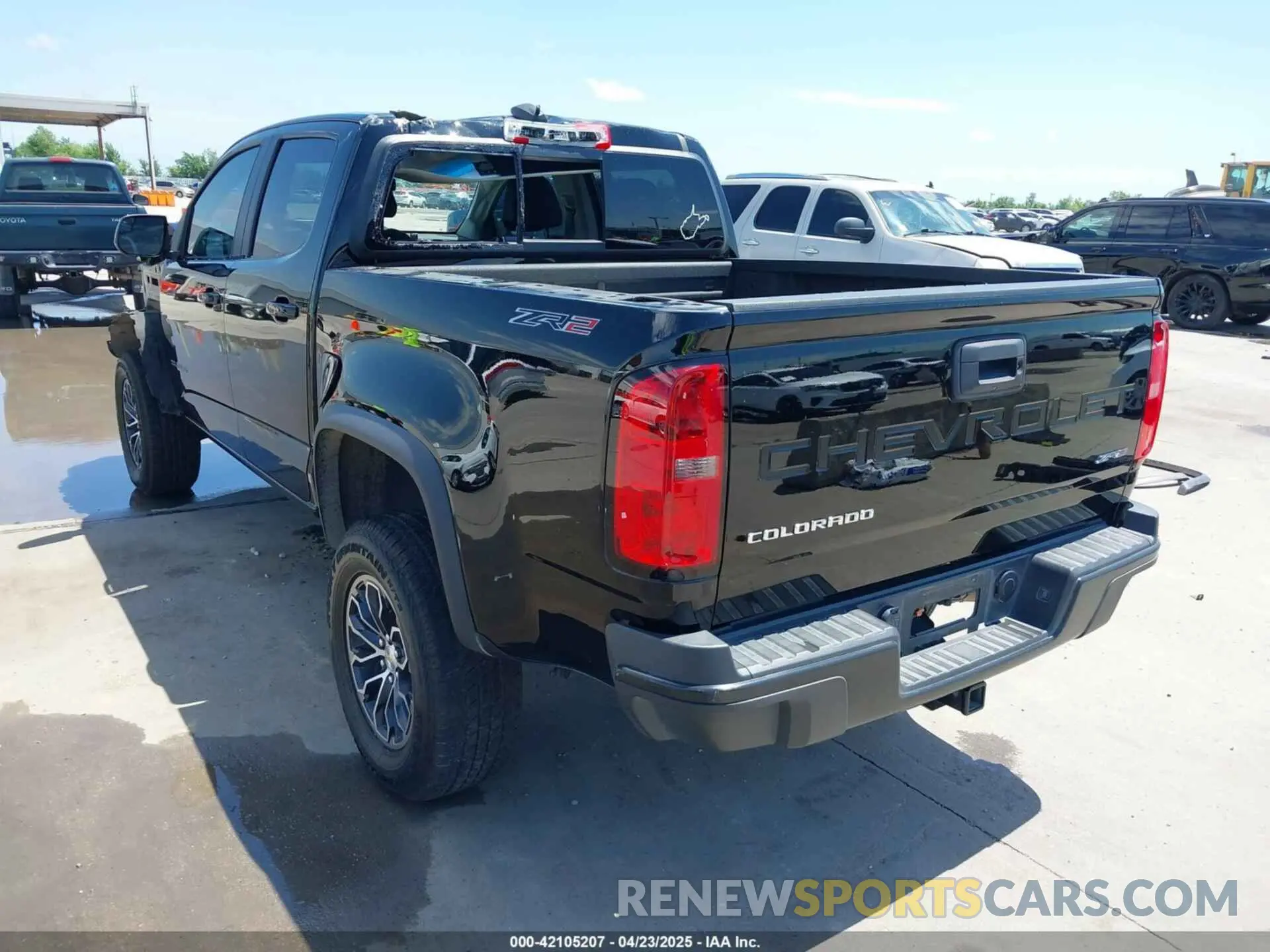 3 Photograph of a damaged car 1GCGTEEN6N1326782 CHEVROLET COLORADO 2022