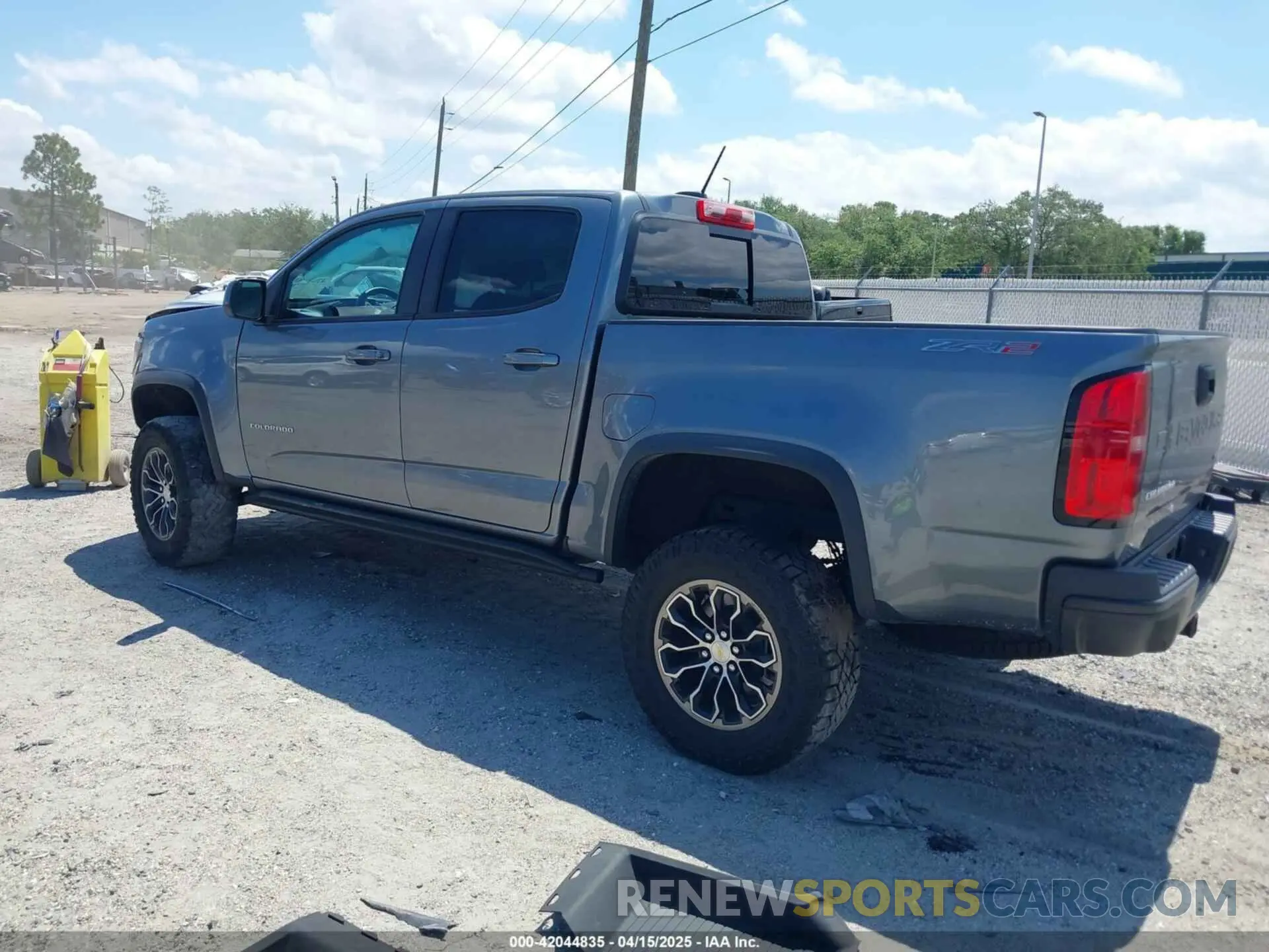 3 Photograph of a damaged car 1GCGTEEN7N1224682 CHEVROLET COLORADO 2022