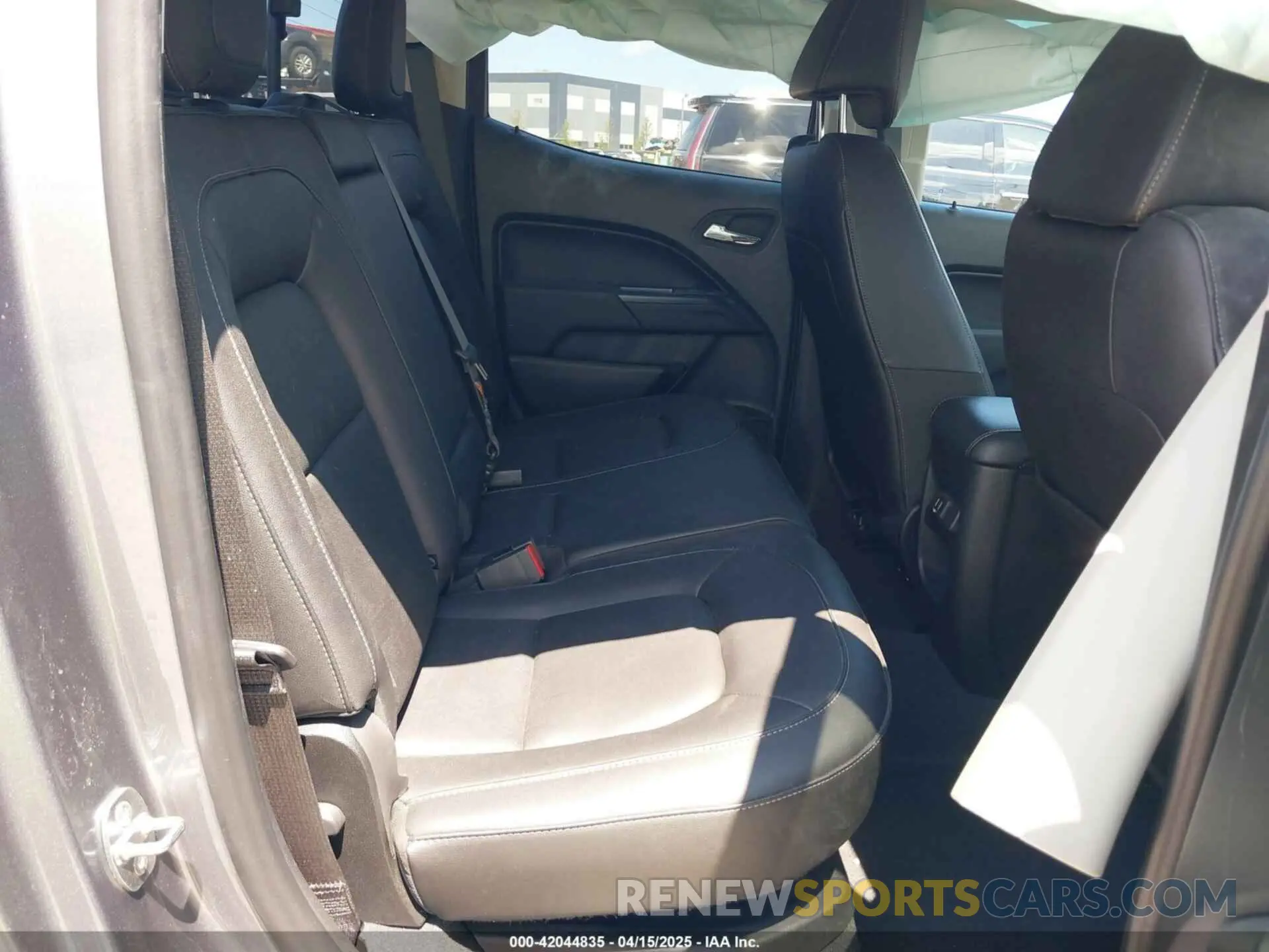 8 Photograph of a damaged car 1GCGTEEN7N1224682 CHEVROLET COLORADO 2022