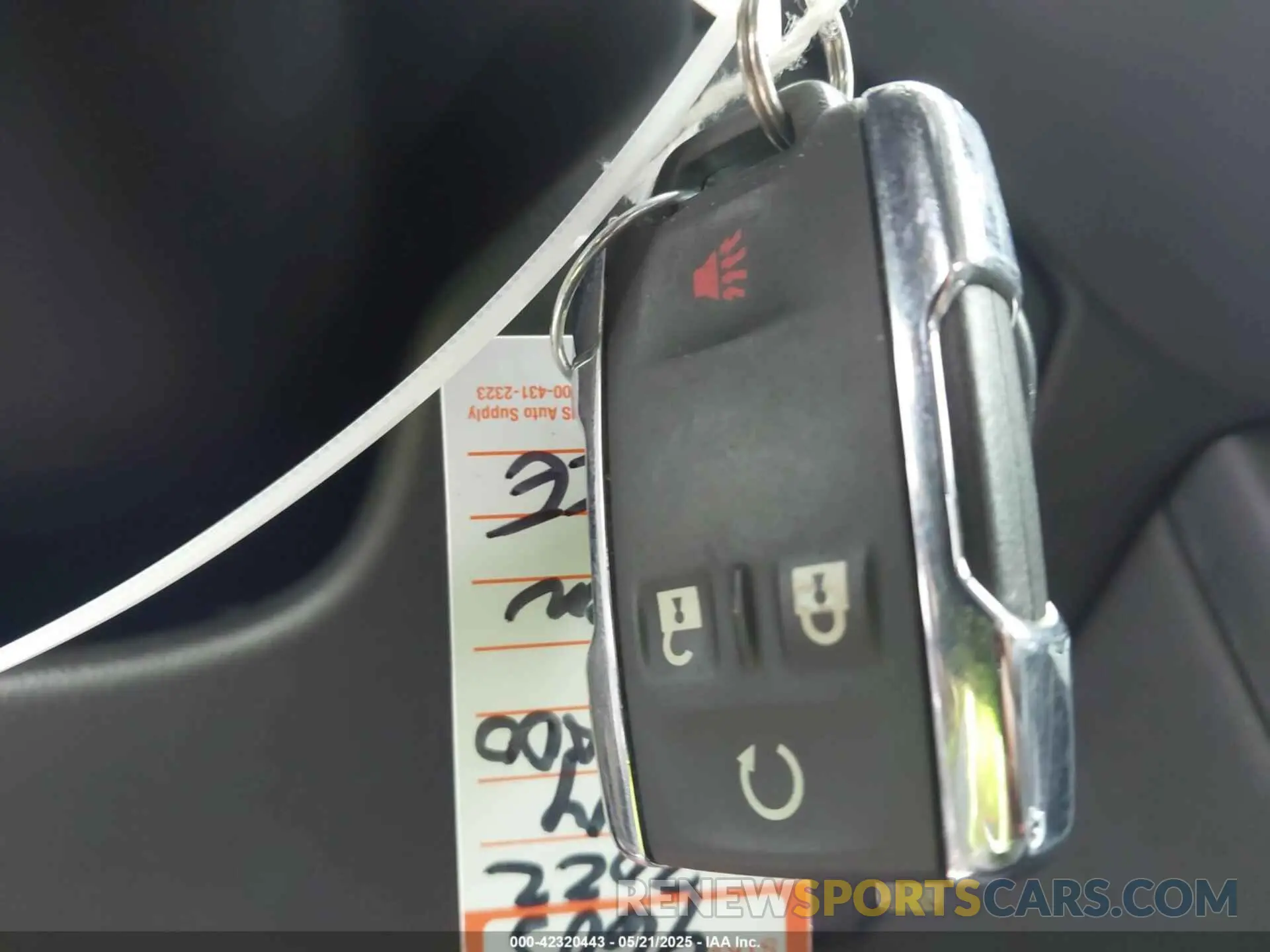 11 Photograph of a damaged car 1GCGTEEN7N1271260 CHEVROLET COLORADO 2022