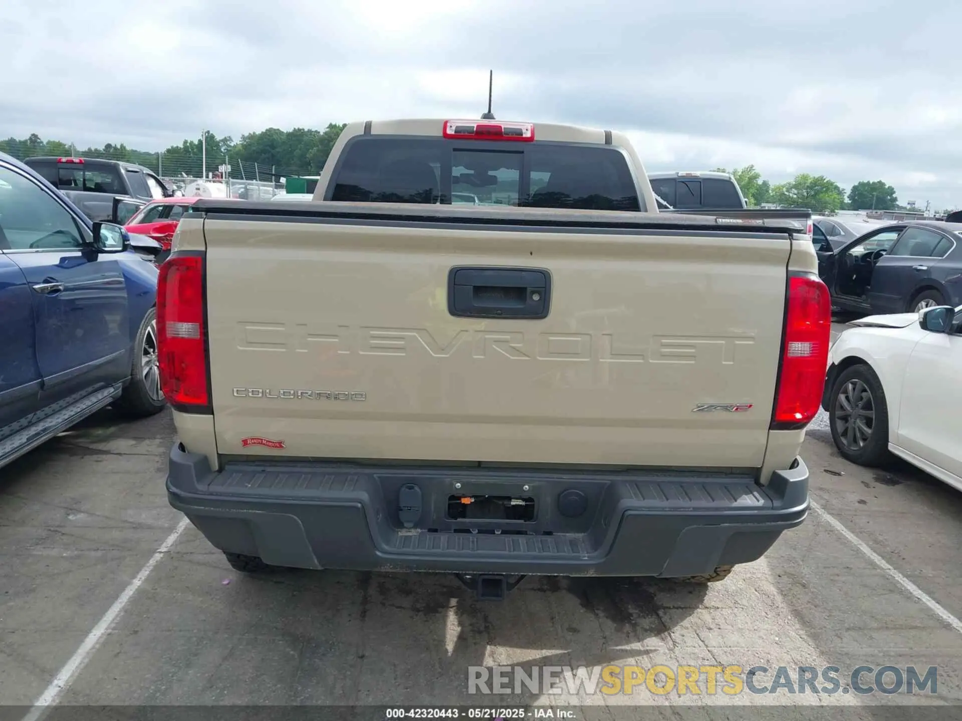 16 Photograph of a damaged car 1GCGTEEN7N1271260 CHEVROLET COLORADO 2022