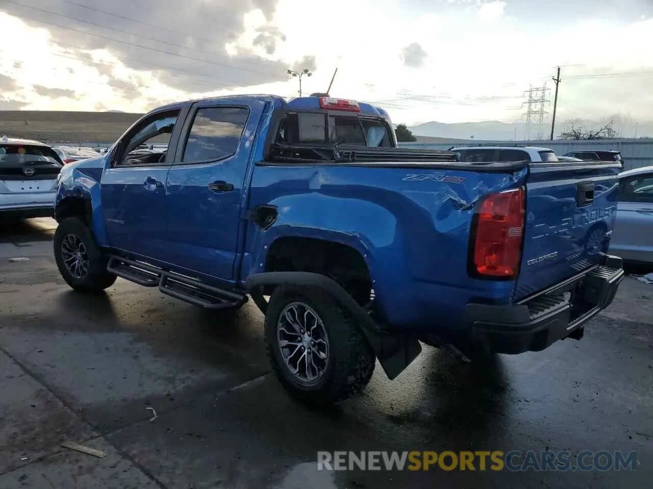 2 Photograph of a damaged car 1GCGTEEN7N1322272 CHEVROLET COLORADO 2022