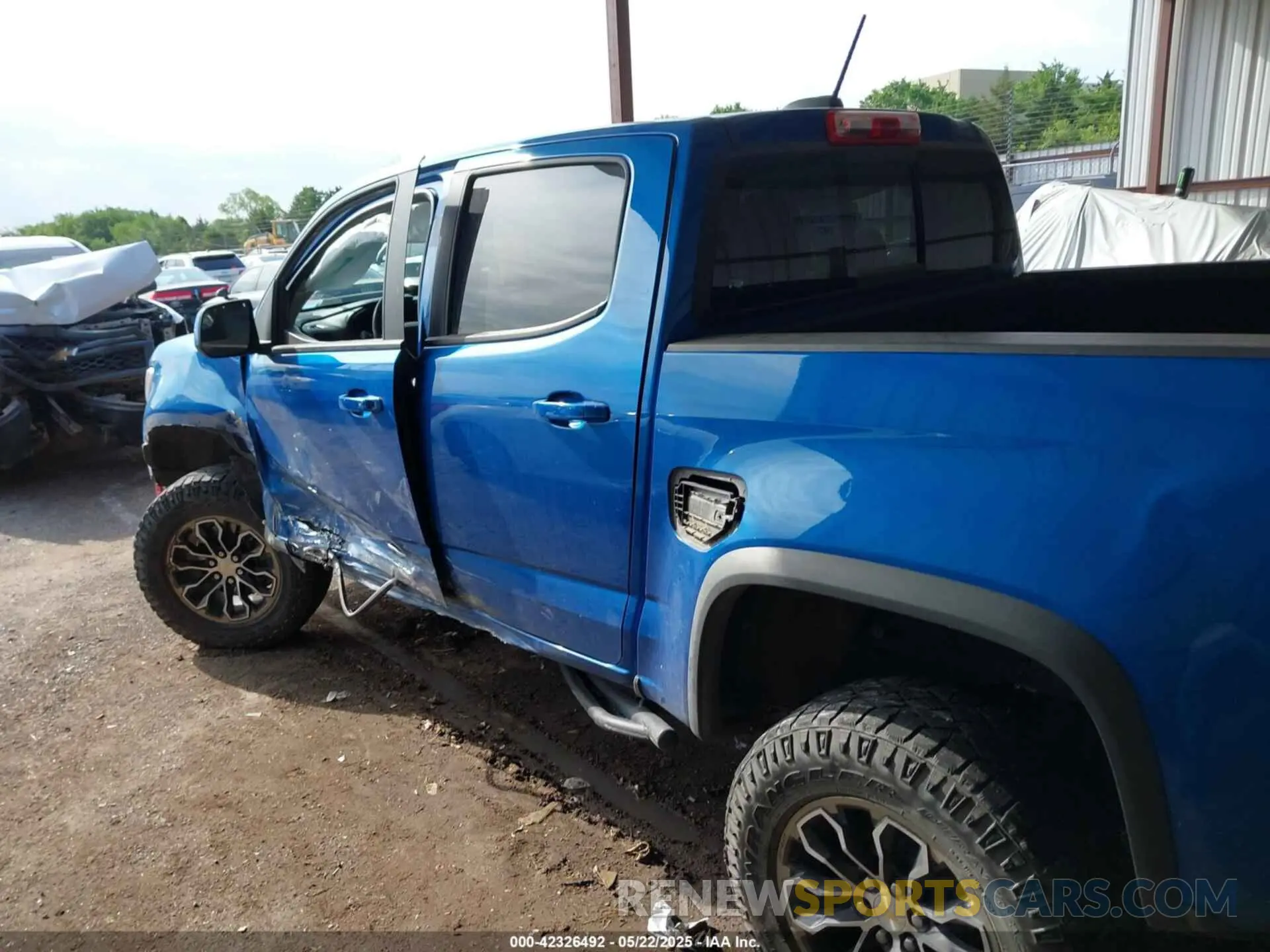 6 Photograph of a damaged car 1GCGTEEN8N1118953 CHEVROLET COLORADO 2022