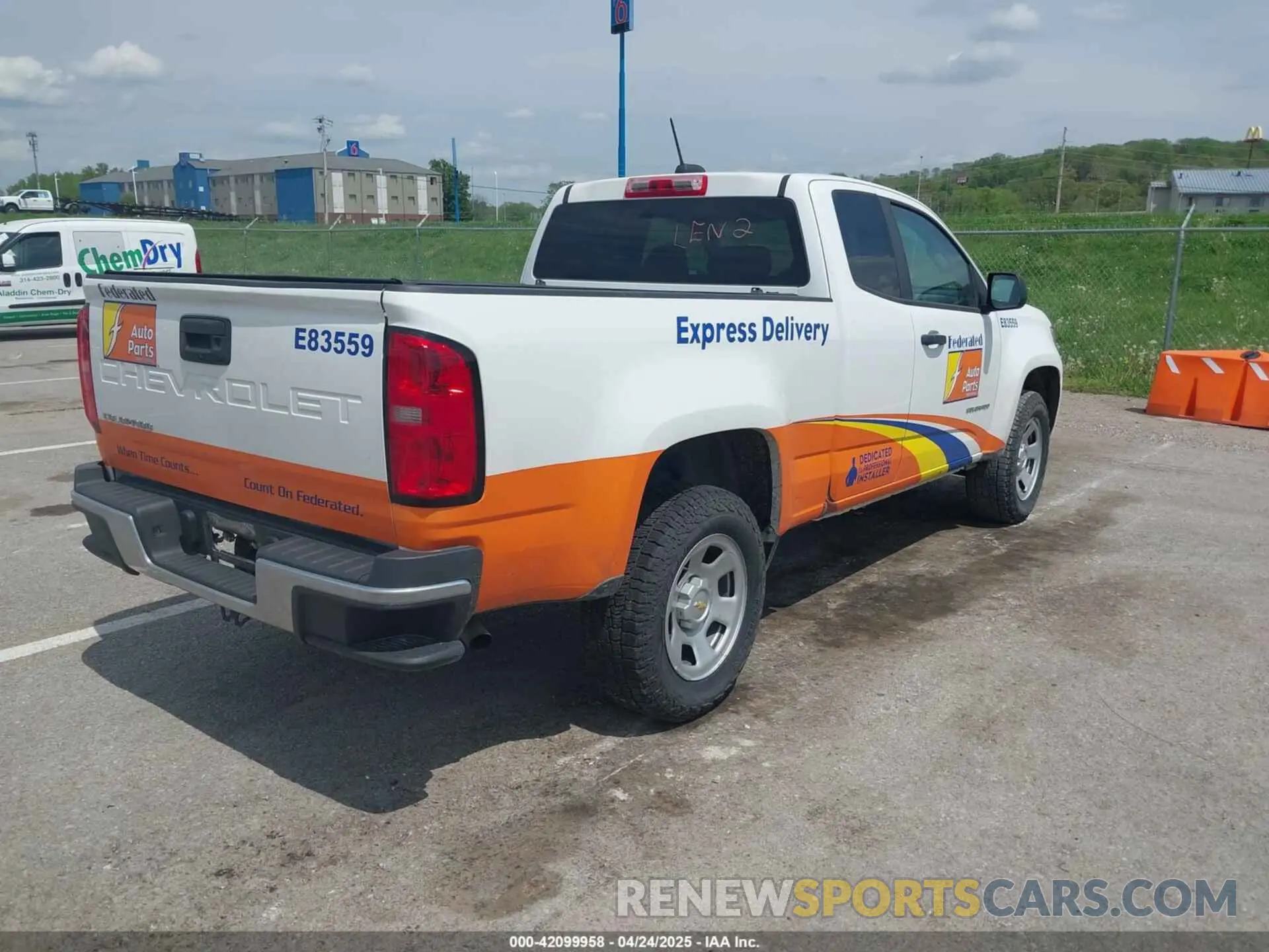 4 Photograph of a damaged car 1GCHSBEA0N1125804 CHEVROLET COLORADO 2022