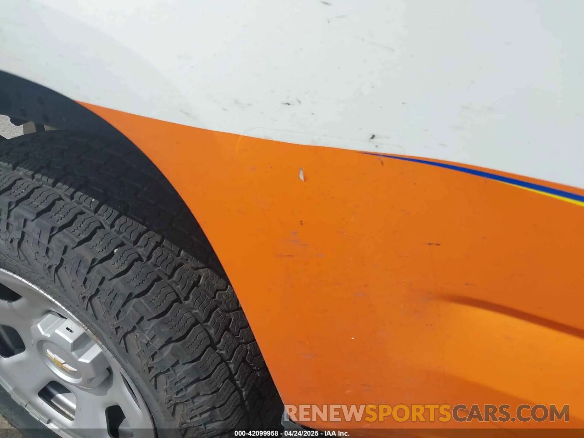 6 Photograph of a damaged car 1GCHSBEA0N1125804 CHEVROLET COLORADO 2022