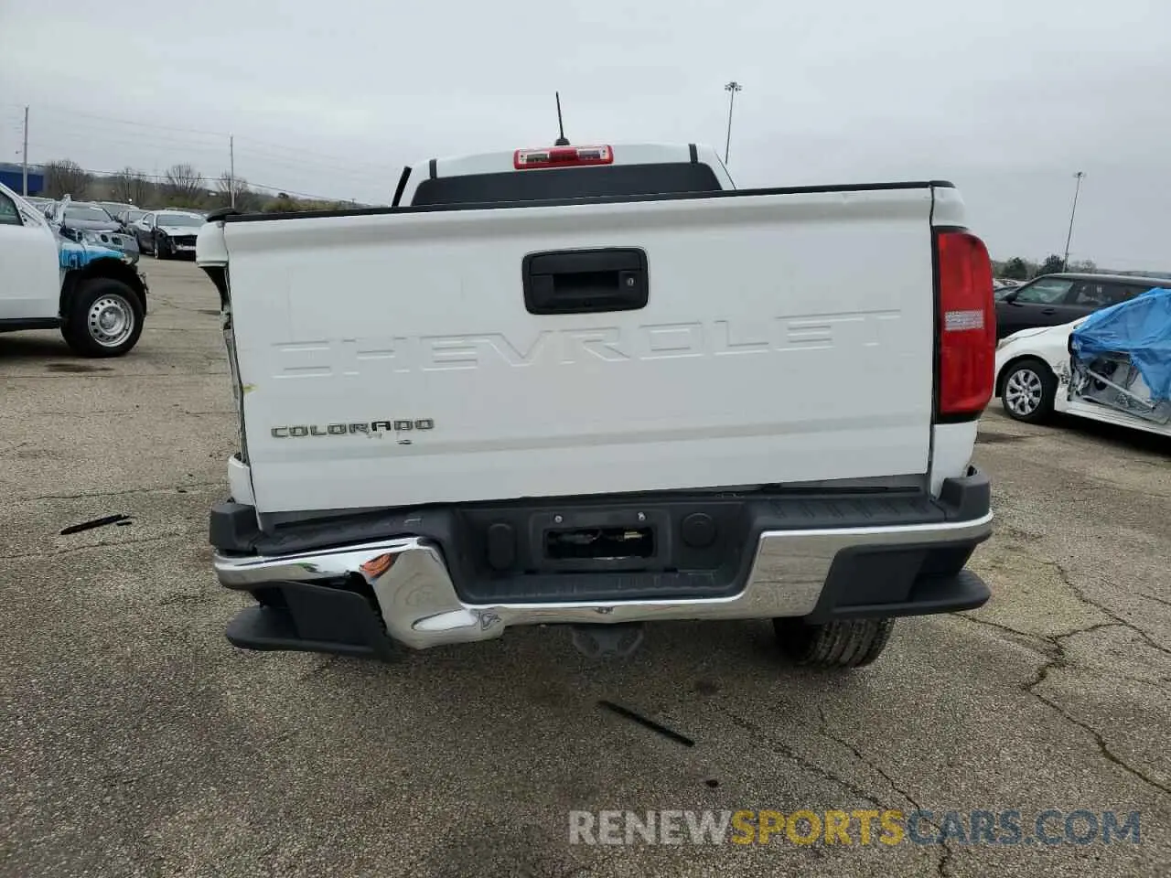 6 Photograph of a damaged car 1GCHSBEA3N1125635 CHEVROLET COLORADO 2022