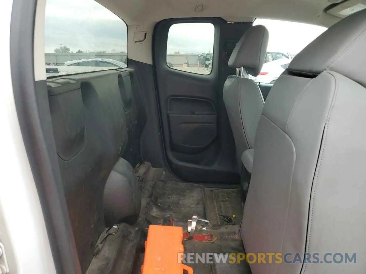 10 Photograph of a damaged car 1GCHSBEA8N1140518 CHEVROLET COLORADO 2022