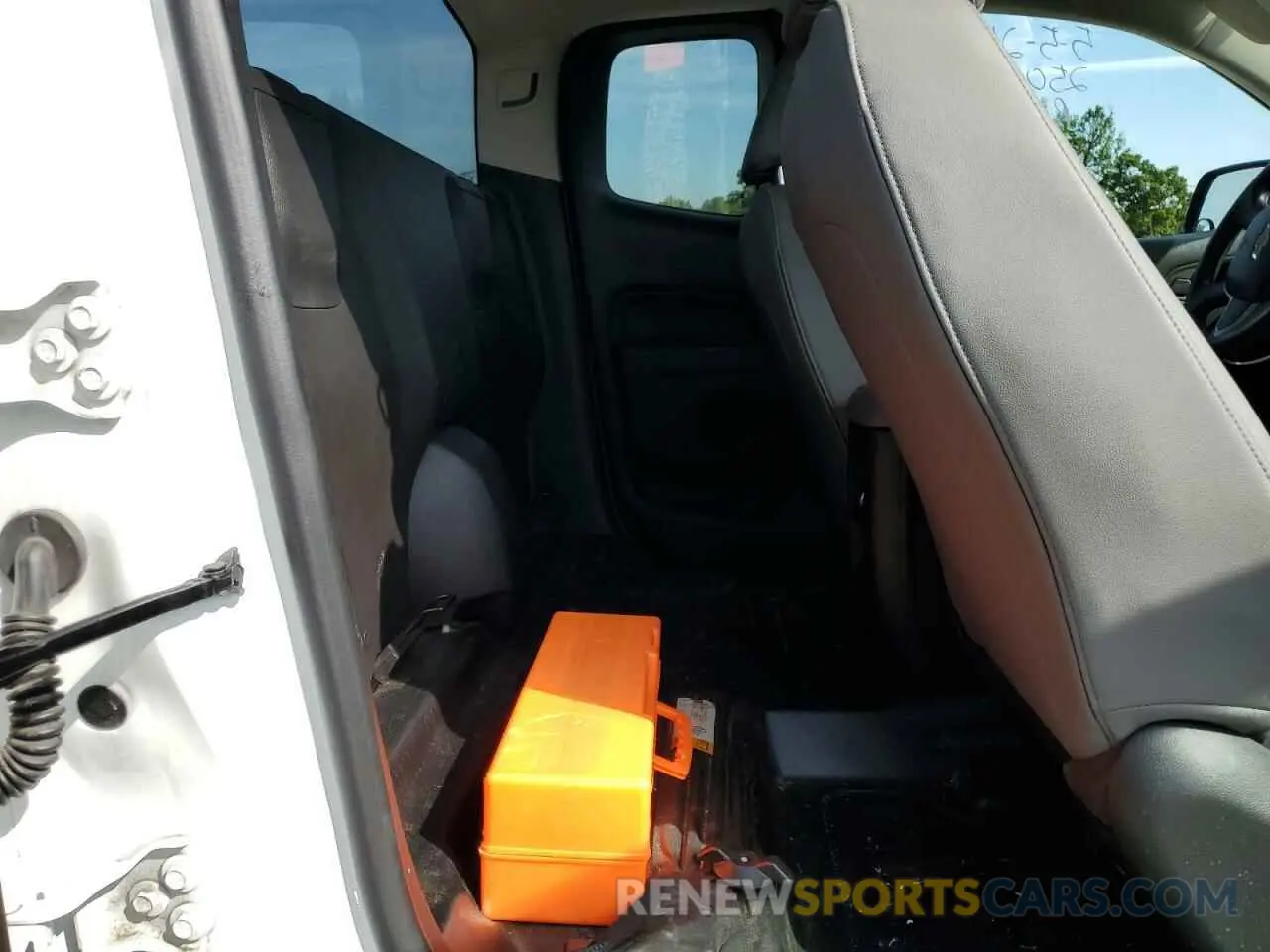 10 Photograph of a damaged car 1GCHSBEA8N1187547 CHEVROLET COLORADO 2022