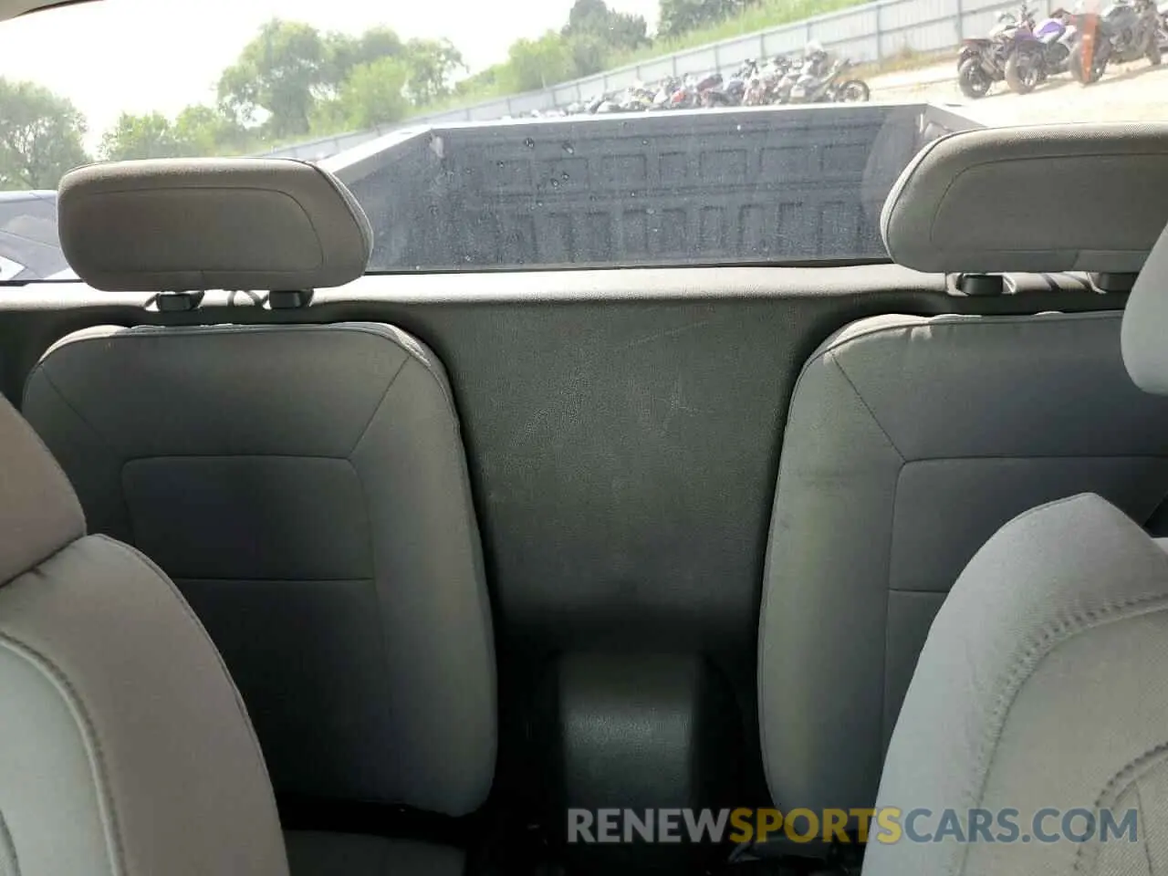 10 Photograph of a damaged car 1GCHSBEN3N1124777 CHEVROLET COLORADO 2022