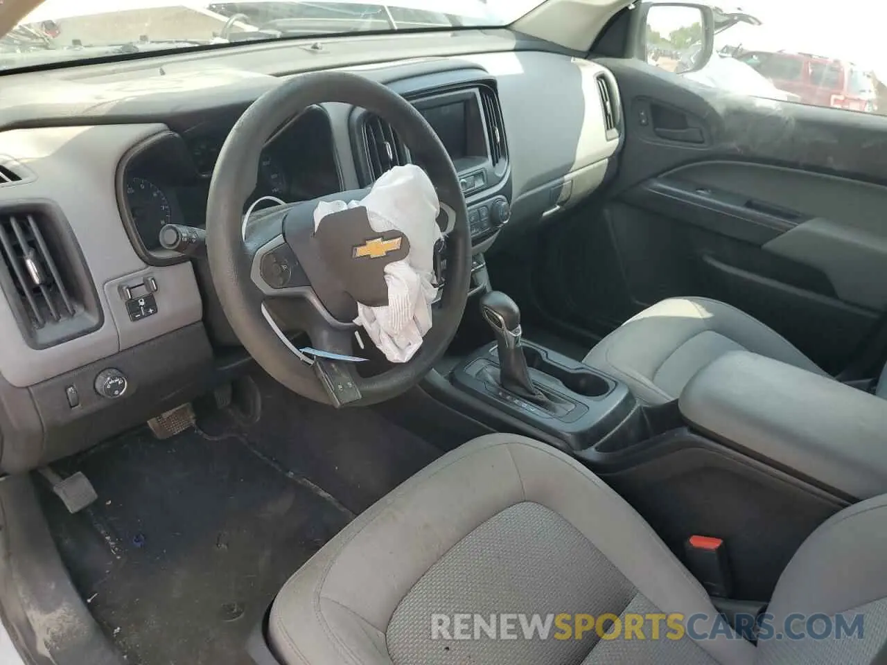 8 Photograph of a damaged car 1GCHSBEN3N1124777 CHEVROLET COLORADO 2022