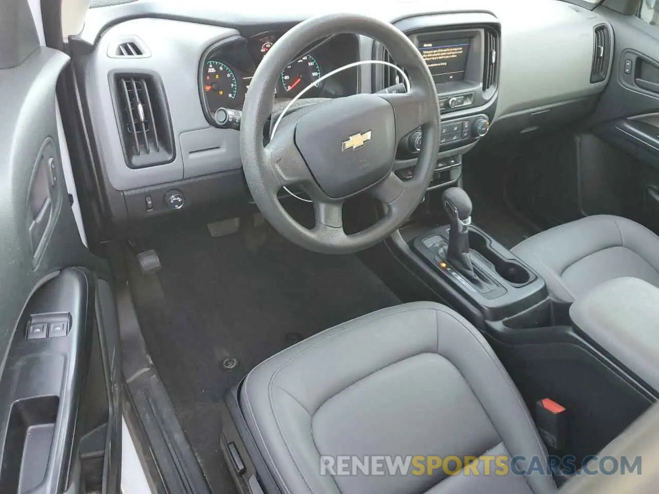 8 Photograph of a damaged car 1GCHSBEN3N1327703 CHEVROLET COLORADO 2022
