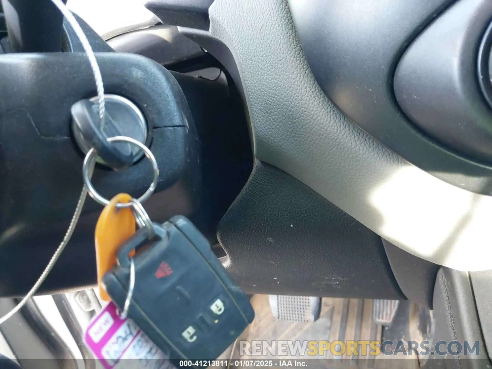 11 Photograph of a damaged car 1GCHSBEN6N1259669 CHEVROLET COLORADO 2022