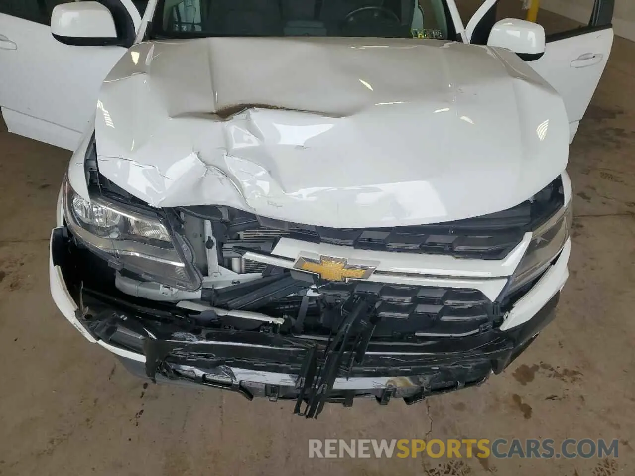 11 Photograph of a damaged car 1GCHSCEA0N1127770 CHEVROLET COLORADO 2022