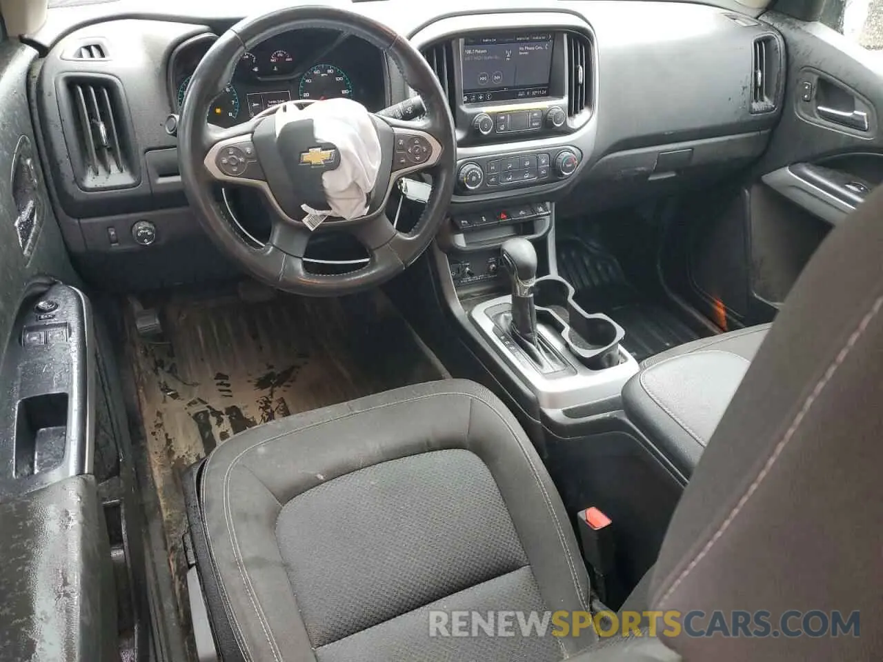 8 Photograph of a damaged car 1GCHSCEA0N1179951 CHEVROLET COLORADO 2022