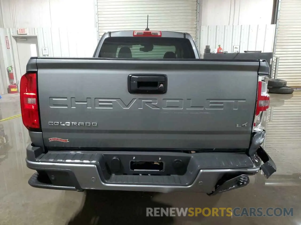 6 Photograph of a damaged car 1GCHSCEA1N1155030 CHEVROLET COLORADO 2022