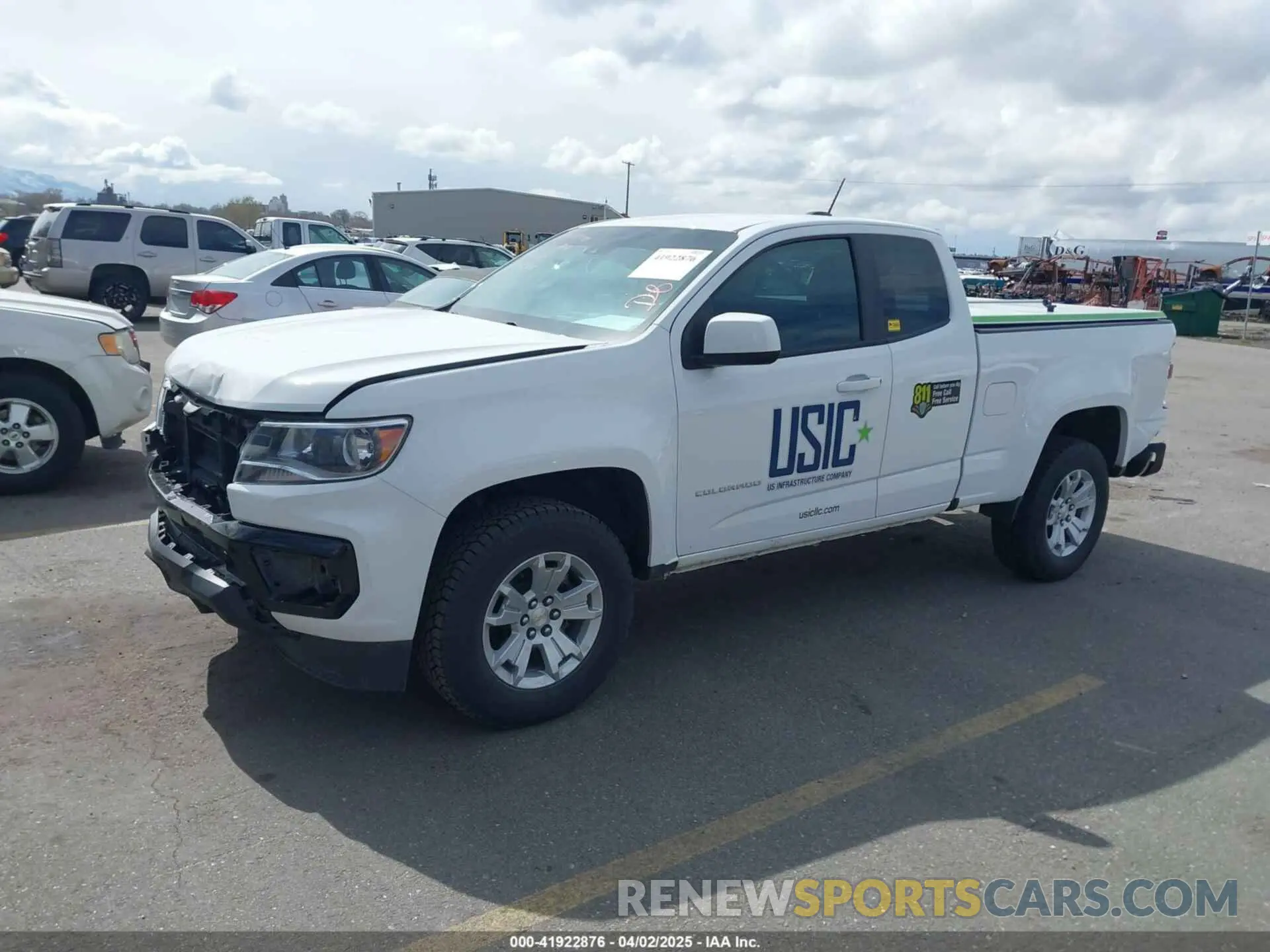 2 Photograph of a damaged car 1GCHSCEA2N1117936 CHEVROLET COLORADO 2022