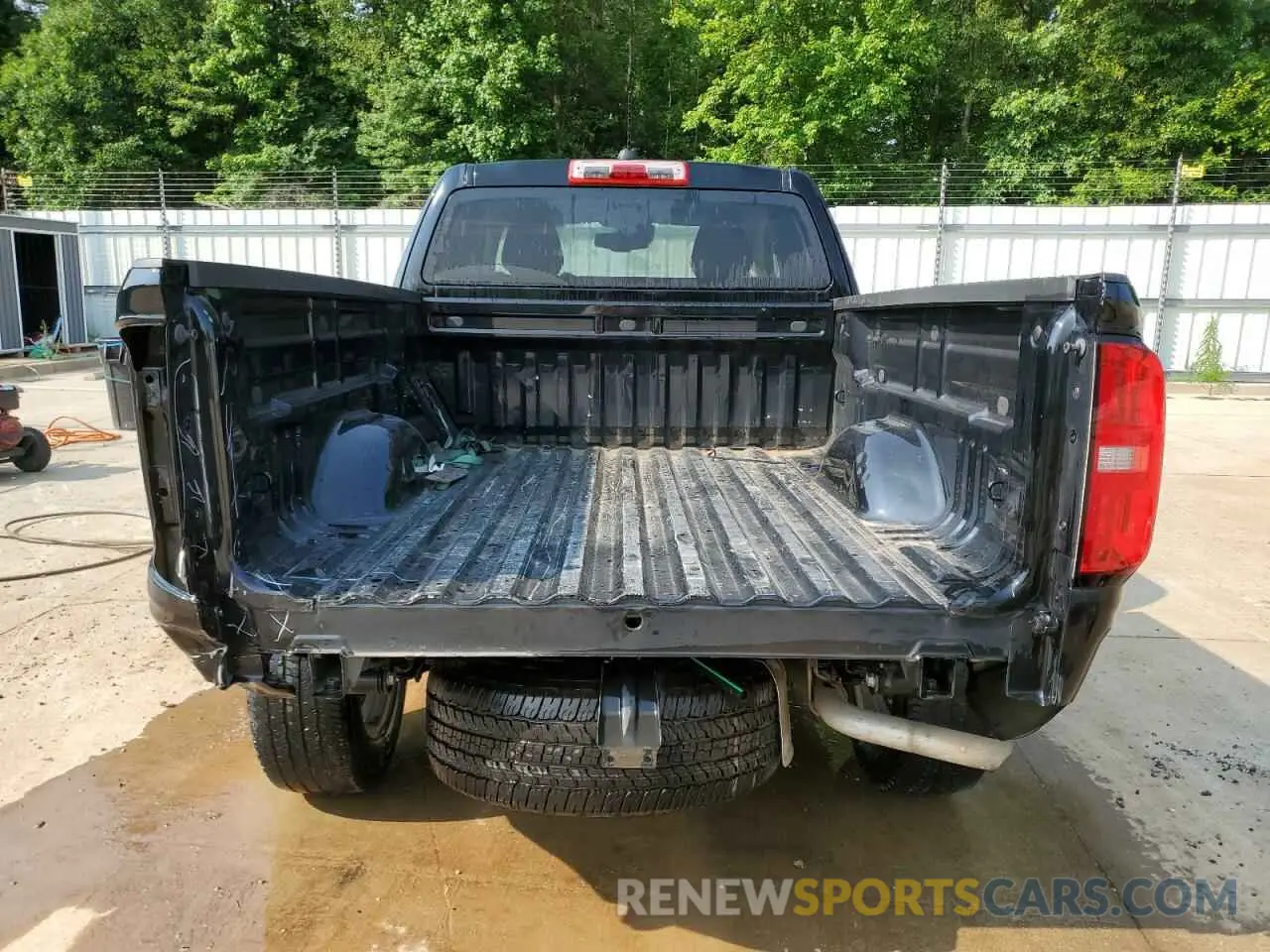 6 Photograph of a damaged car 1GCHSCEA2N1159815 CHEVROLET COLORADO 2022