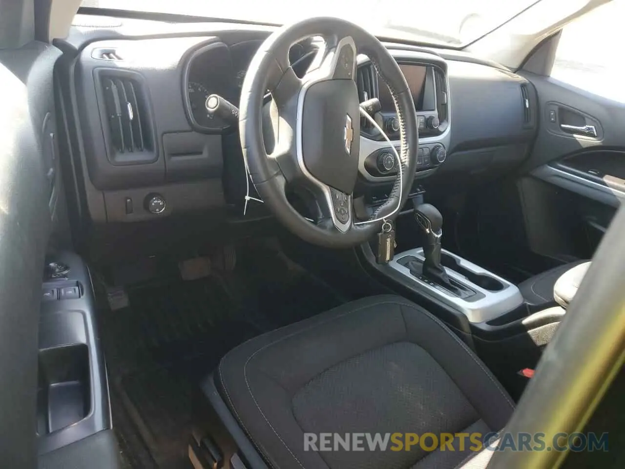 8 Photograph of a damaged car 1GCHSCEA2N1274009 CHEVROLET COLORADO 2022