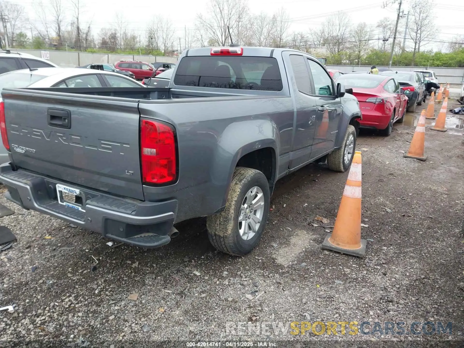 4 Photograph of a damaged car 1GCHSCEA3N1158107 CHEVROLET COLORADO 2022