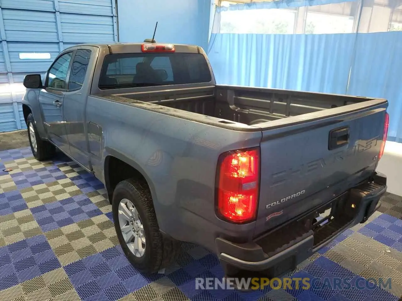 2 Photograph of a damaged car 1GCHSCEA3N1175585 CHEVROLET COLORADO 2022