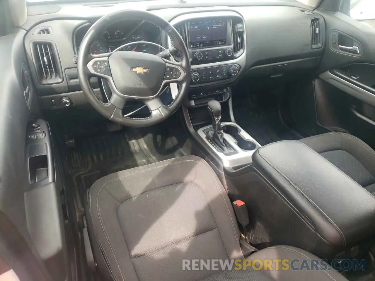 8 Photograph of a damaged car 1GCHSCEA3N1205376 CHEVROLET COLORADO 2022