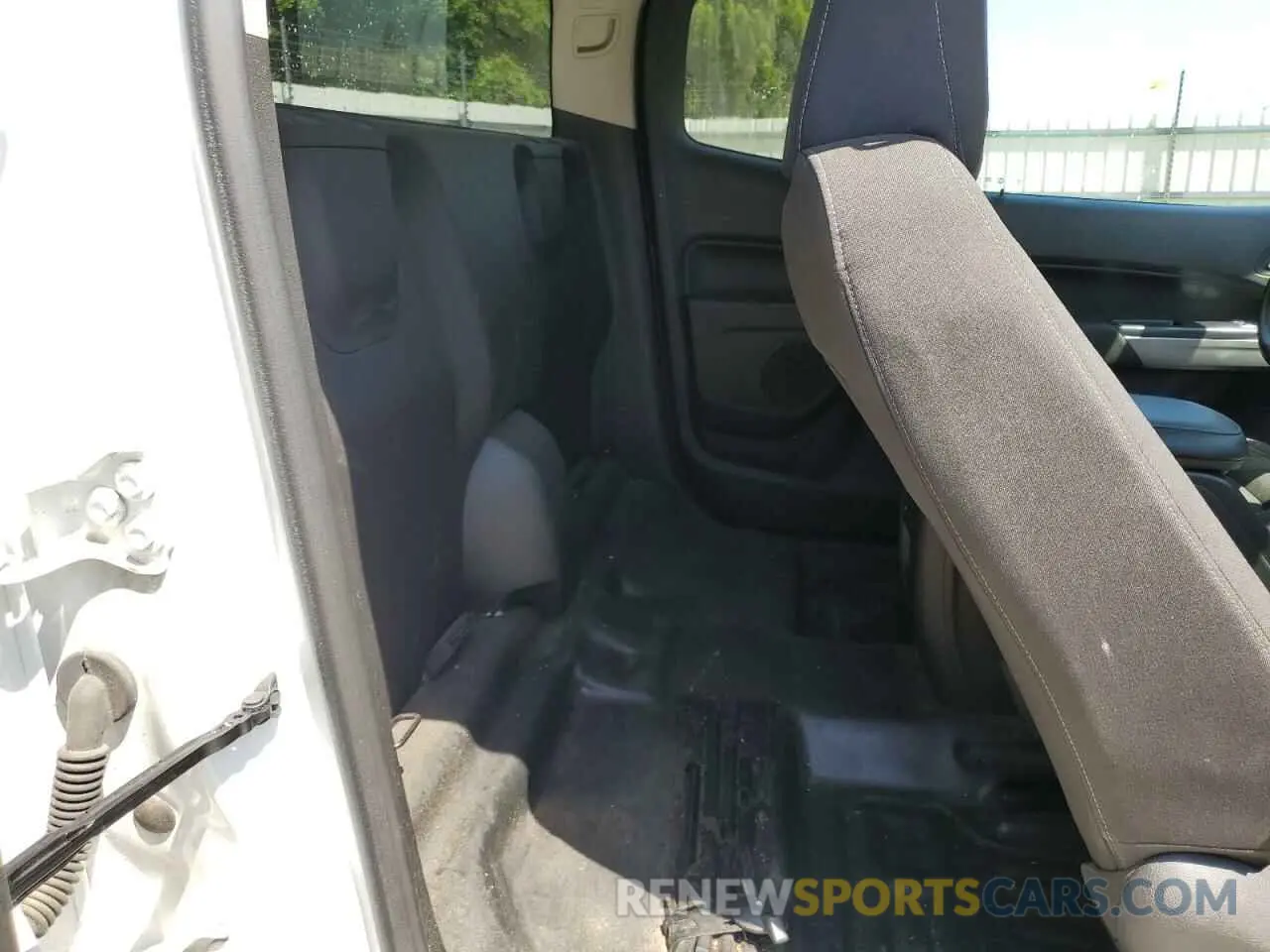 10 Photograph of a damaged car 1GCHSCEA3N1231525 CHEVROLET COLORADO 2022