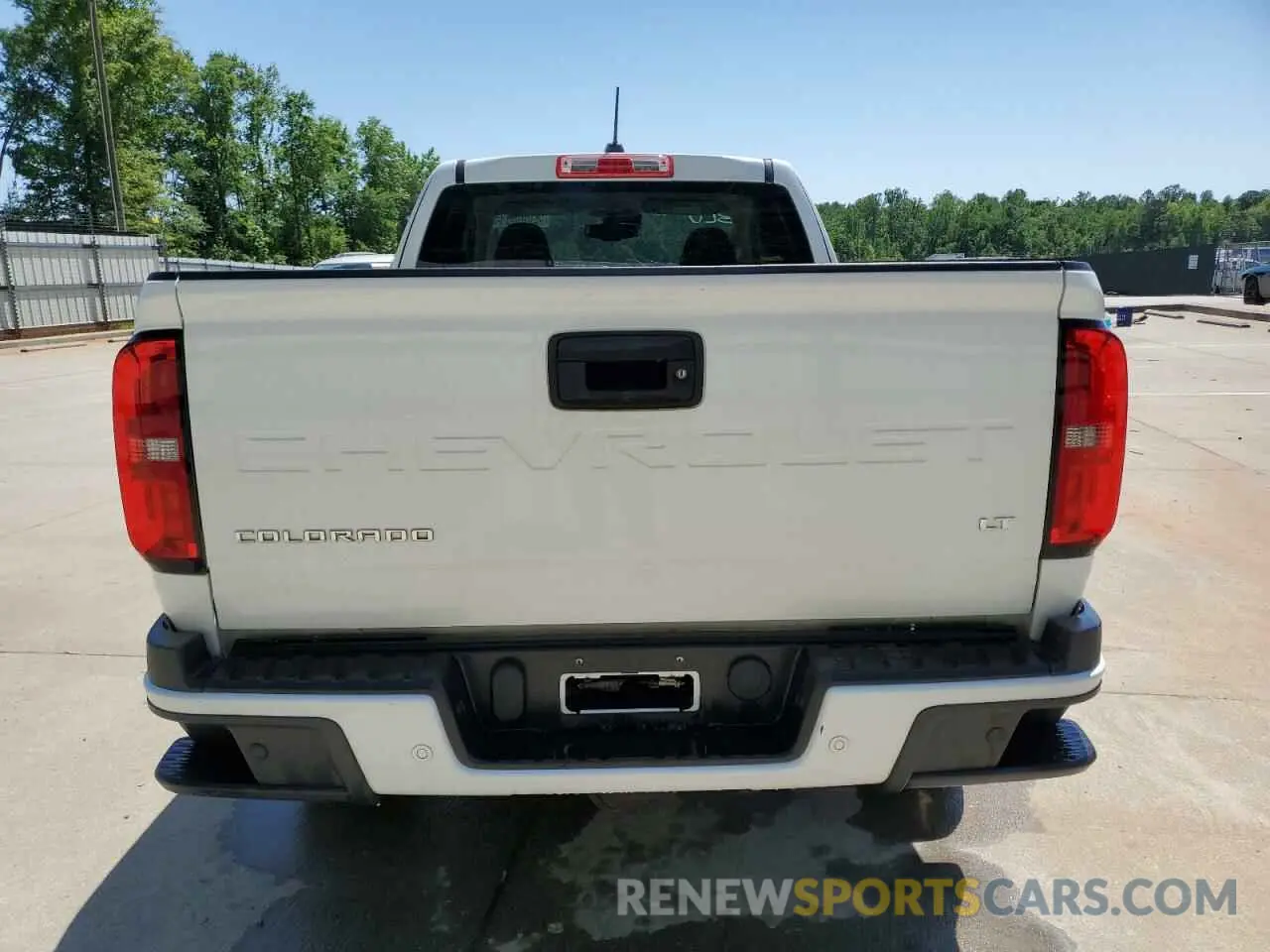 6 Photograph of a damaged car 1GCHSCEA3N1231525 CHEVROLET COLORADO 2022