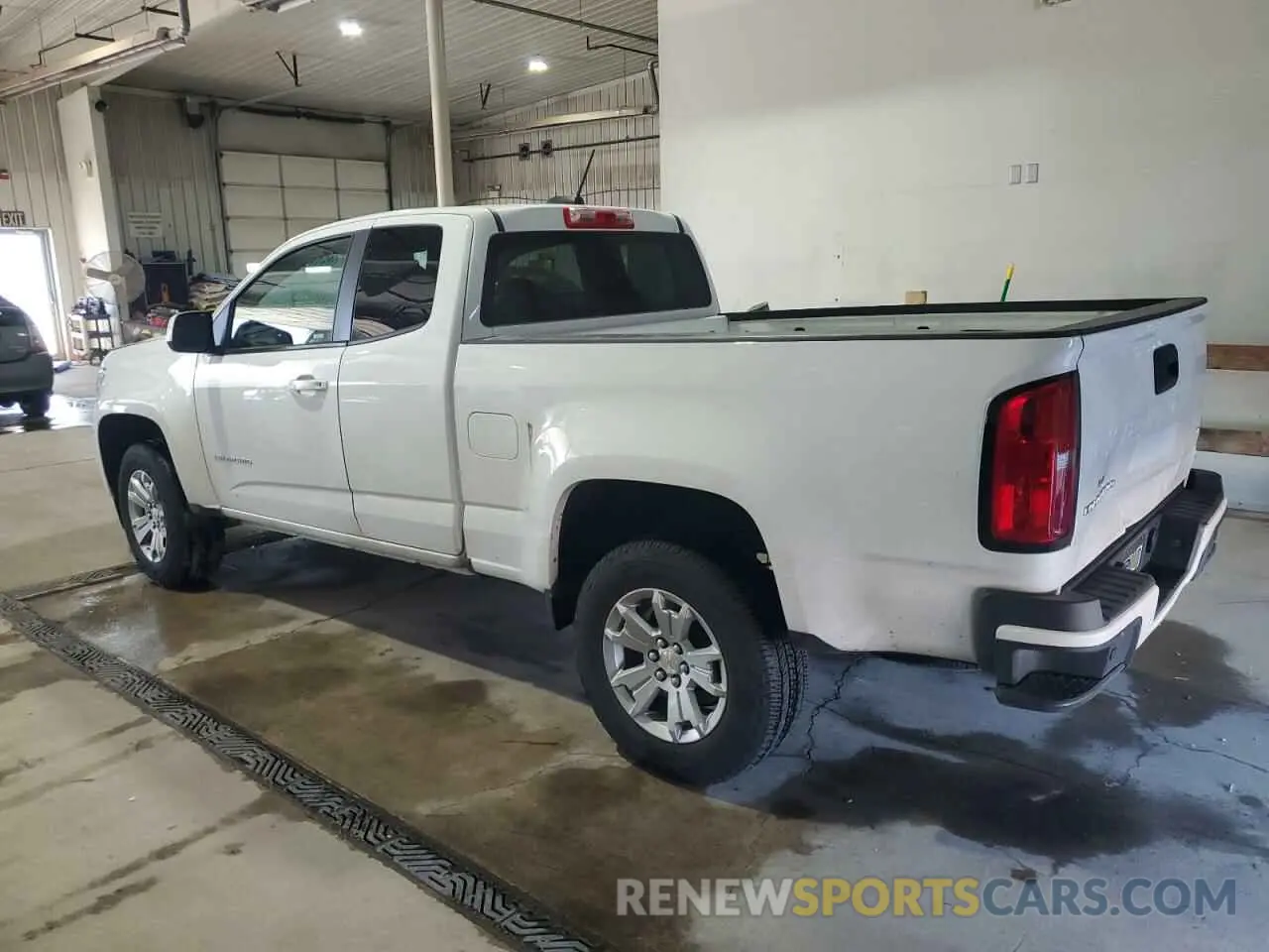 2 Photograph of a damaged car 1GCHSCEA4N1289689 CHEVROLET COLORADO 2022
