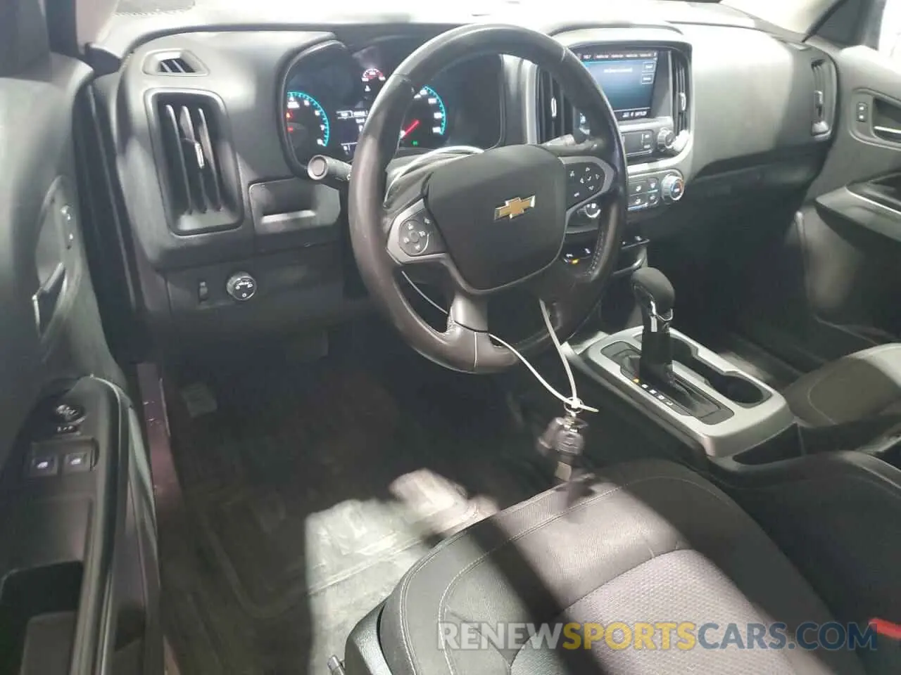 8 Photograph of a damaged car 1GCHSCEA4N1289689 CHEVROLET COLORADO 2022