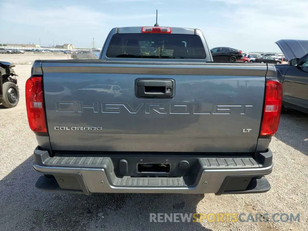 6 Photograph of a damaged car 1GCHSCEA5N1156097 CHEVROLET COLORADO 2022