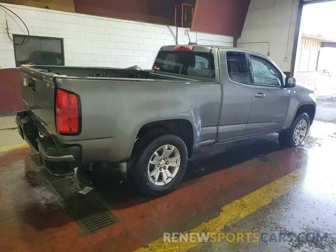 3 Photograph of a damaged car 1GCHSCEA6N1156030 CHEVROLET COLORADO 2022