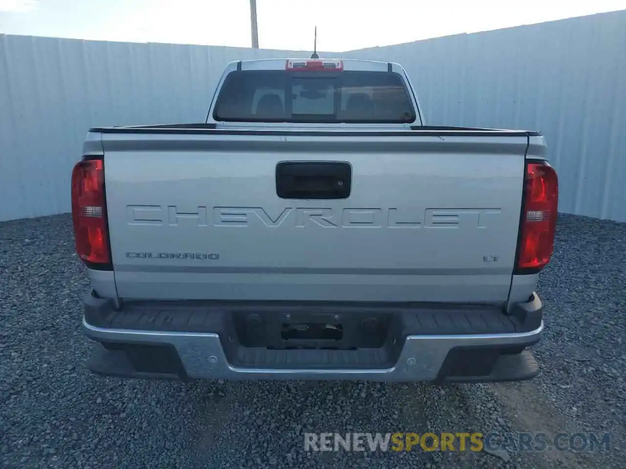 6 Photograph of a damaged car 1GCHSCEA6N1163396 CHEVROLET COLORADO 2022