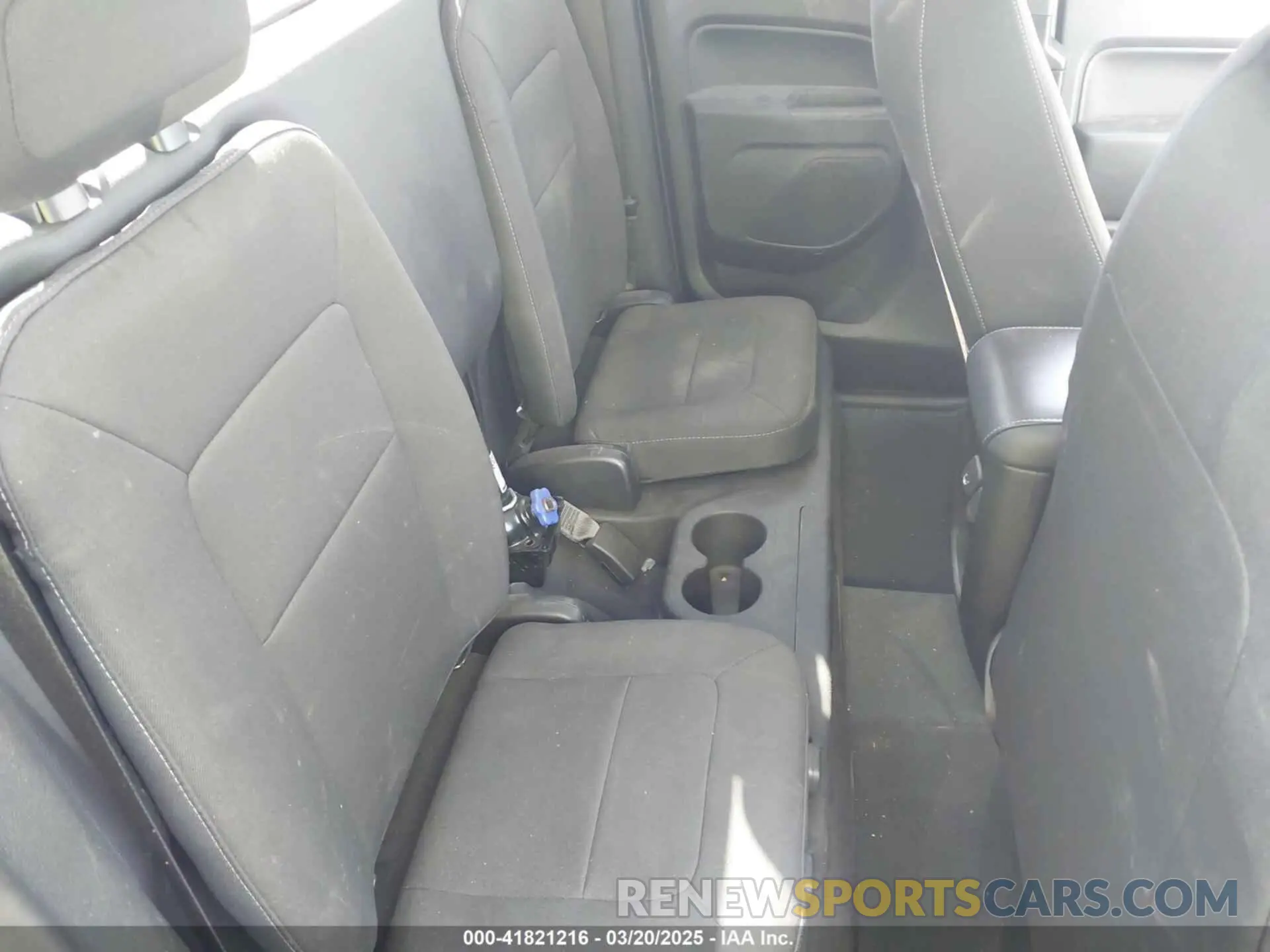 8 Photograph of a damaged car 1GCHSCEA6N1204948 CHEVROLET COLORADO 2022