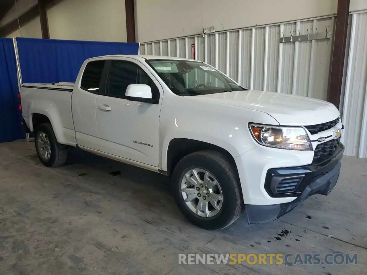 4 Photograph of a damaged car 1GCHSCEA7N1116457 CHEVROLET COLORADO 2022