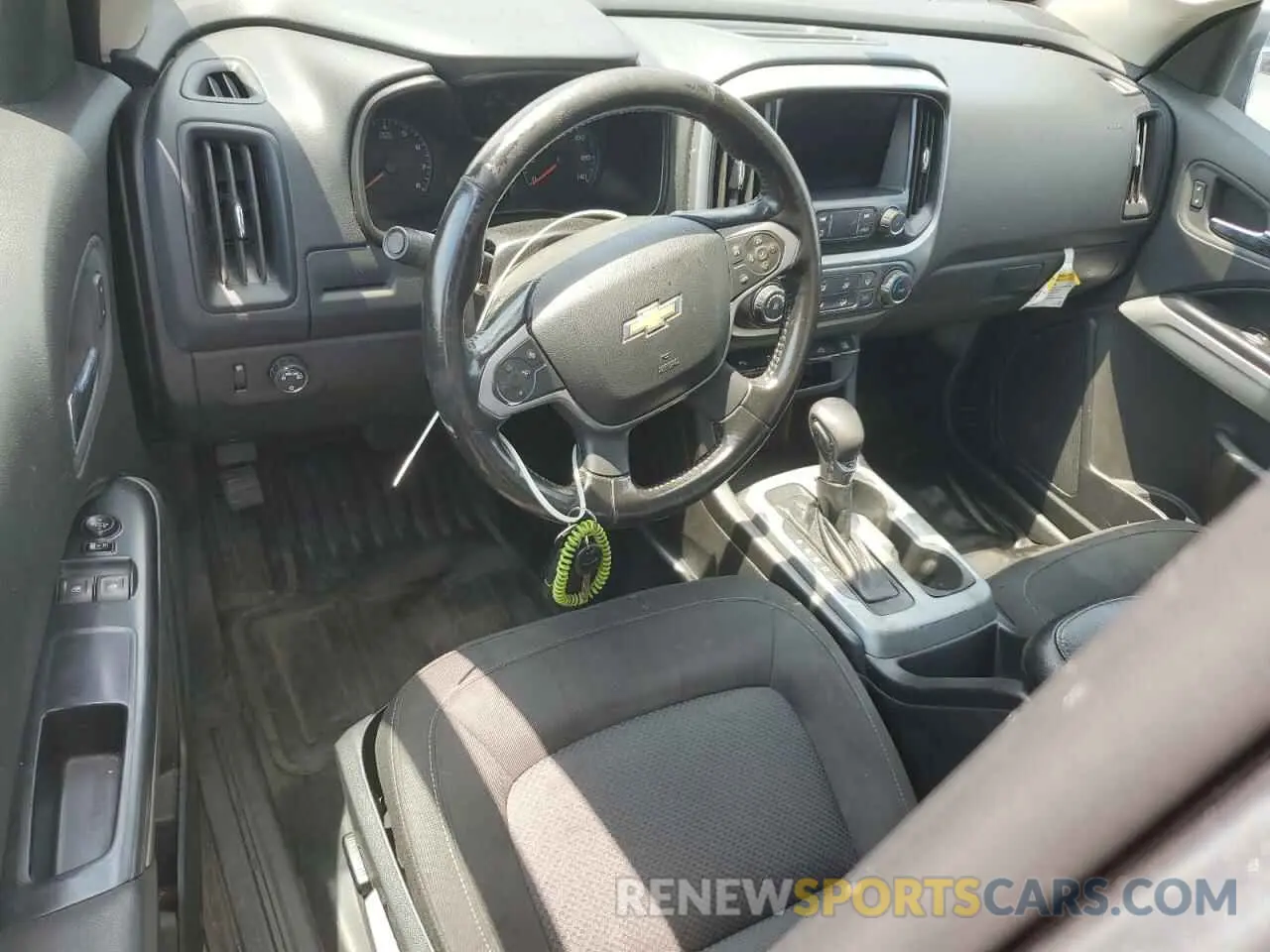 8 Photograph of a damaged car 1GCHSCEA7N1155937 CHEVROLET COLORADO 2022