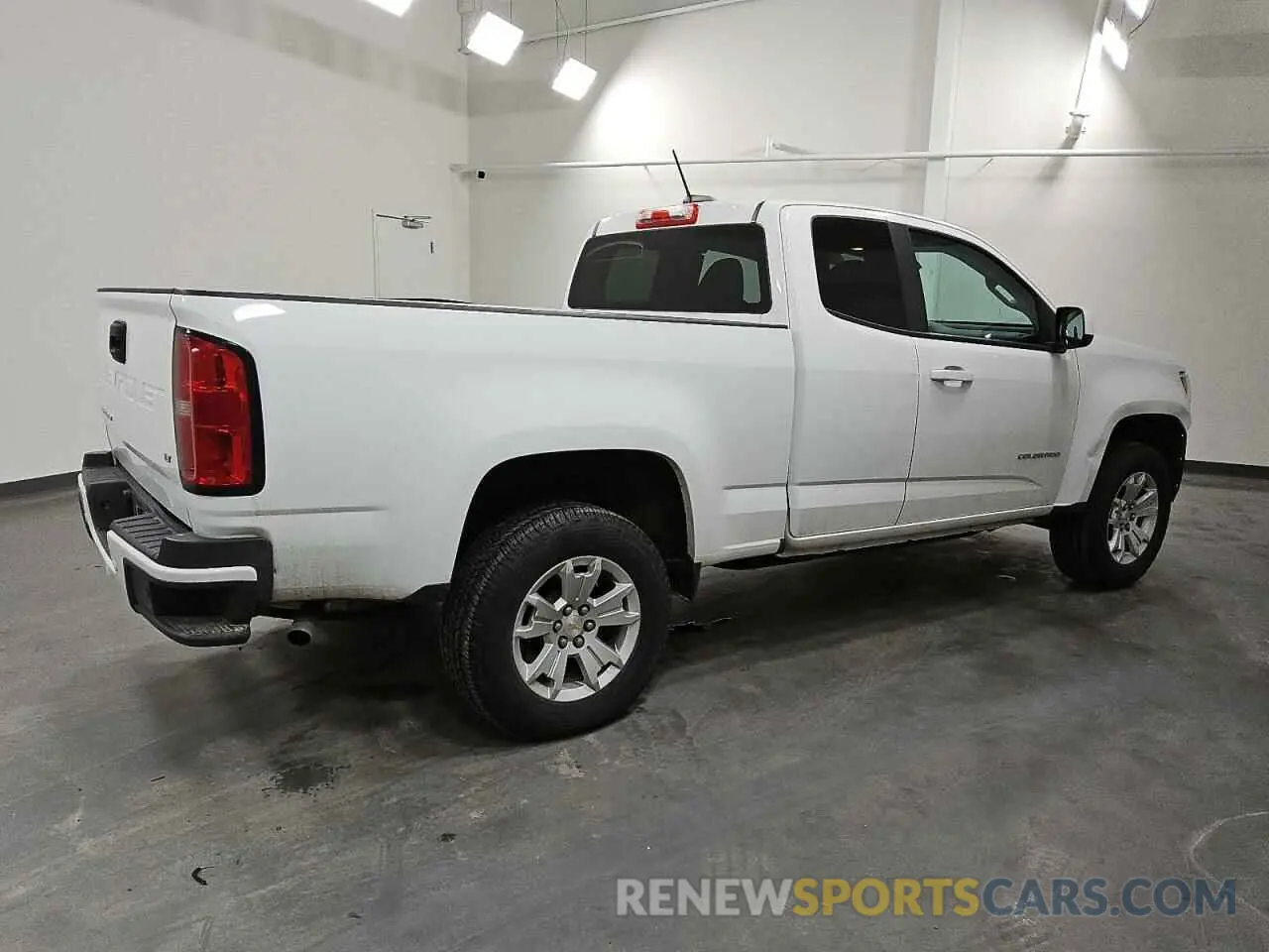 3 Photograph of a damaged car 1GCHSCEA7N1232645 CHEVROLET COLORADO 2022