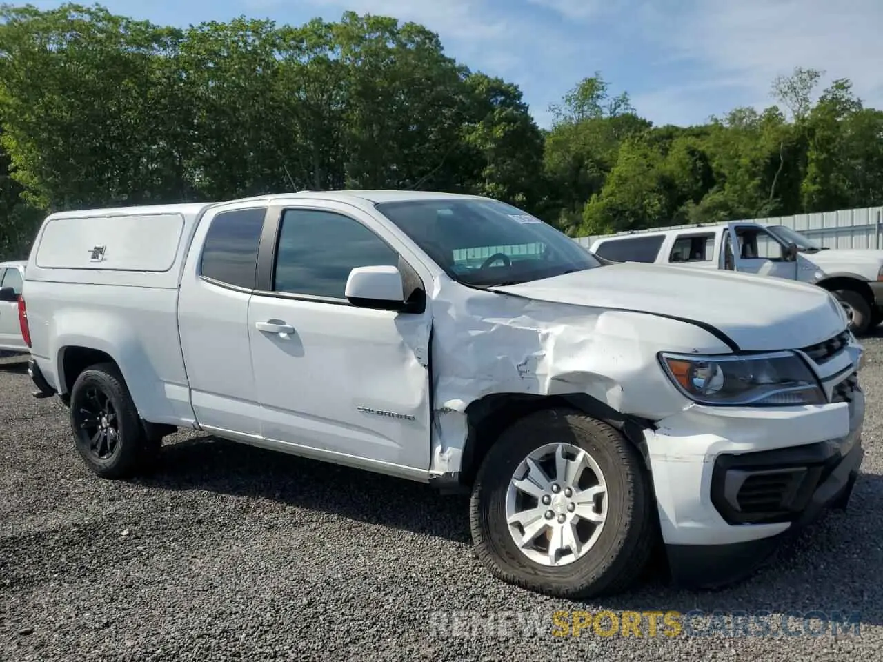 4 Photograph of a damaged car 1GCHSCEA8N1235960 CHEVROLET COLORADO 2022