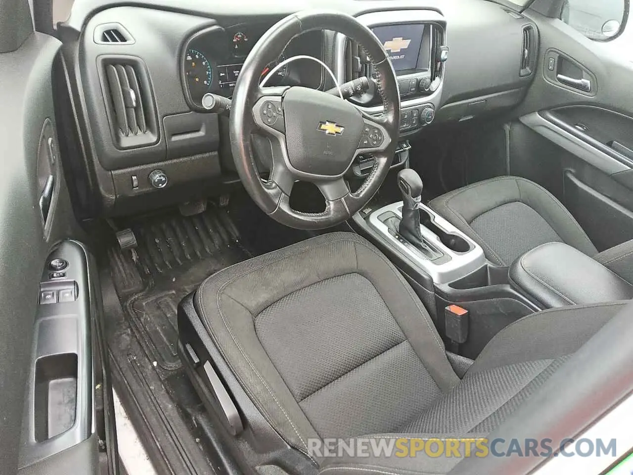 8 Photograph of a damaged car 1GCHSCEA8N1235960 CHEVROLET COLORADO 2022