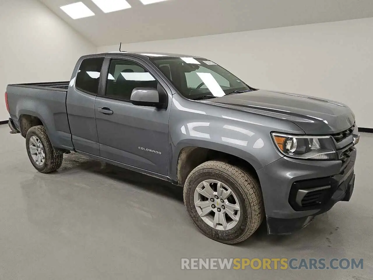 4 Photograph of a damaged car 1GCHSCEA9N1126620 CHEVROLET COLORADO 2022