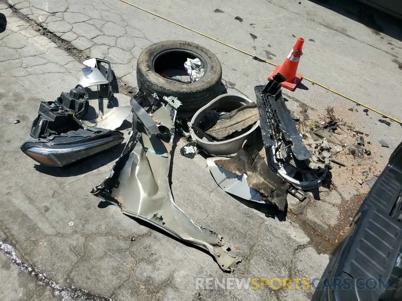 12 Photograph of a damaged car 1GCHSCEA9N1127752 CHEVROLET COLORADO 2022