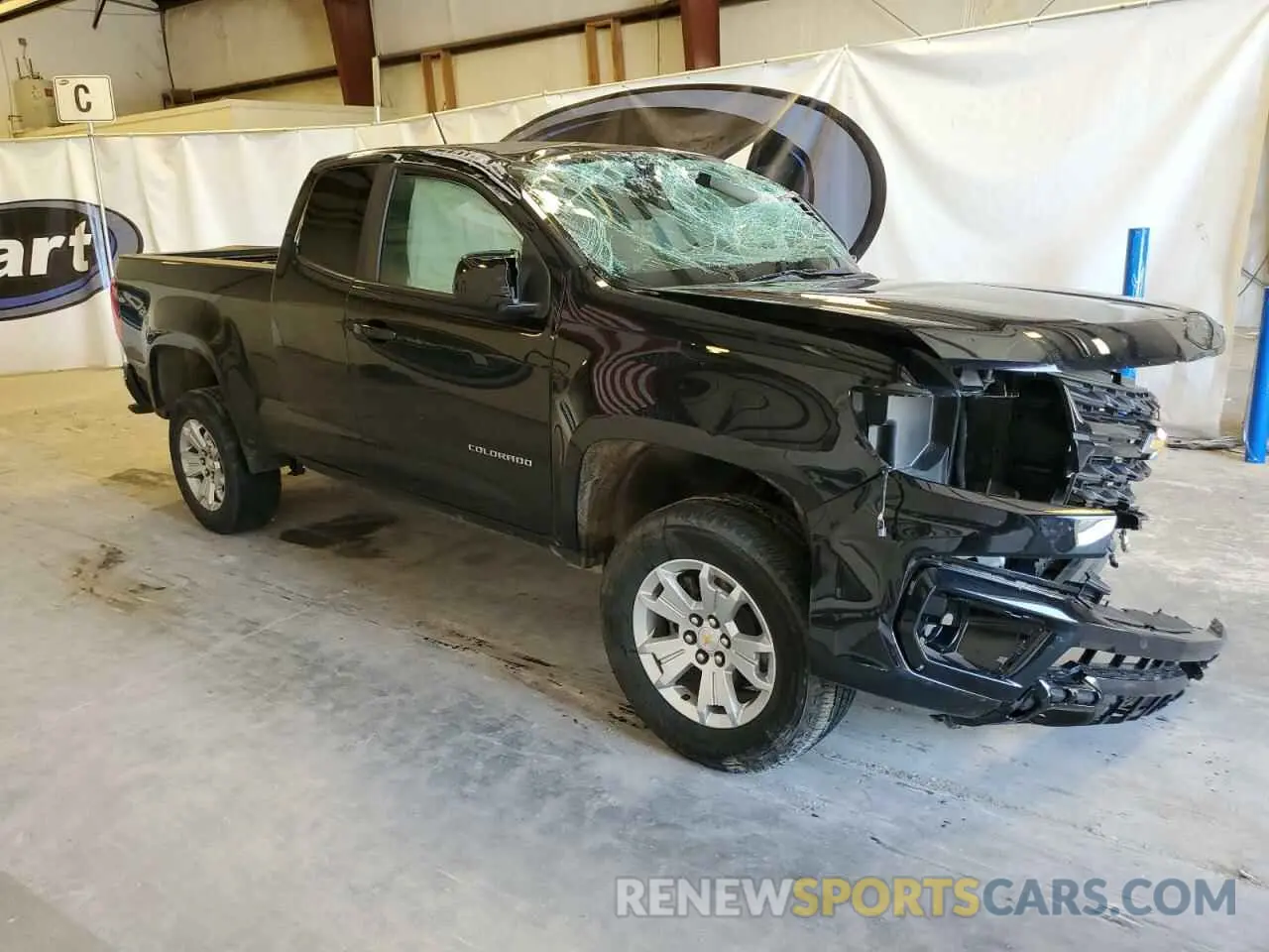 4 Photograph of a damaged car 1GCHSCEA9N1127752 CHEVROLET COLORADO 2022