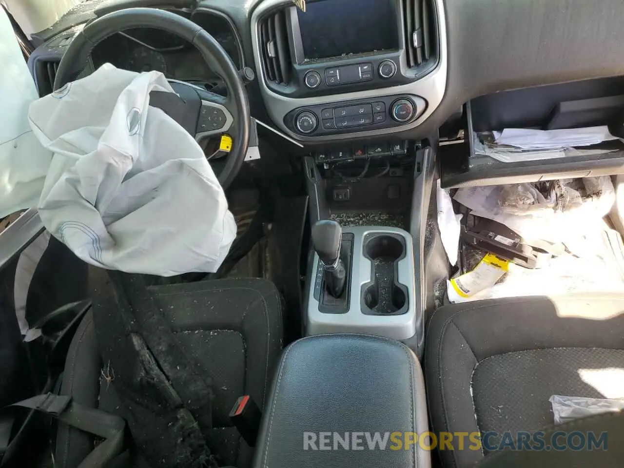 8 Photograph of a damaged car 1GCHSCEA9N1127752 CHEVROLET COLORADO 2022