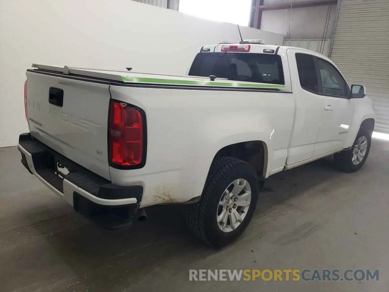 3 Photograph of a damaged car 1GCHSCEAXN1116727 CHEVROLET COLORADO 2022