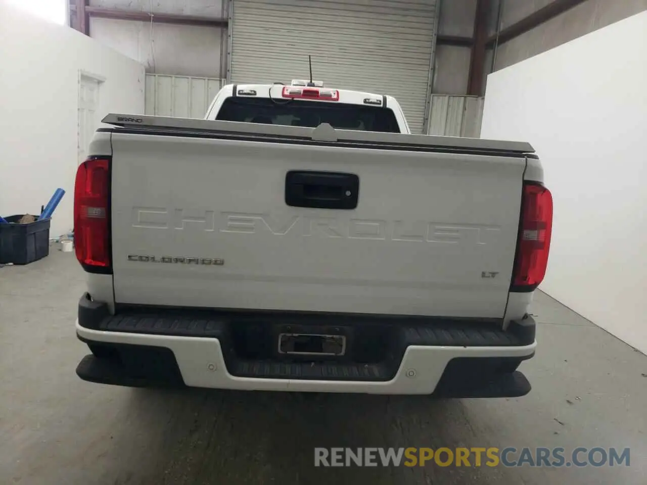 6 Photograph of a damaged car 1GCHSCEAXN1116727 CHEVROLET COLORADO 2022