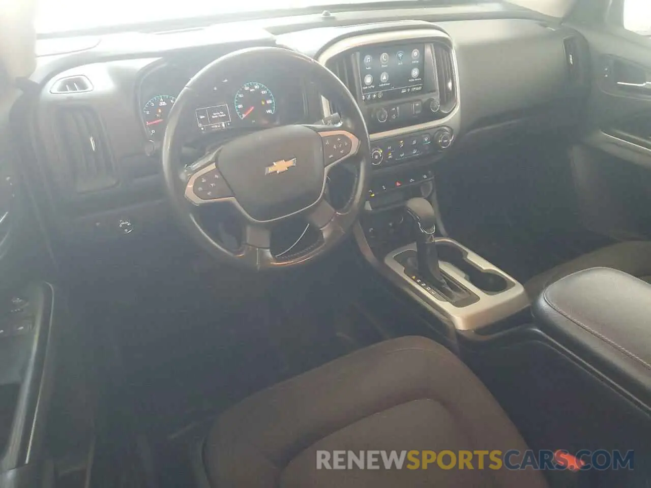 8 Photograph of a damaged car 1GCHSCEAXN1116727 CHEVROLET COLORADO 2022
