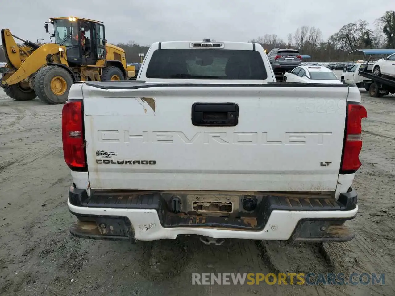 6 Photograph of a damaged car 1GCHSCEAXN1170805 CHEVROLET COLORADO 2022