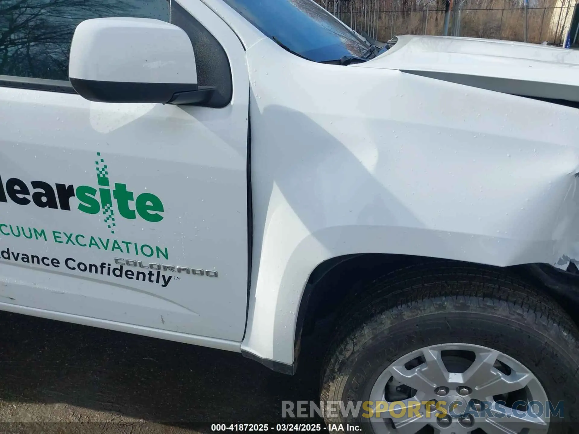 17 Photograph of a damaged car 1GCHSCEN6N1128845 CHEVROLET COLORADO 2022